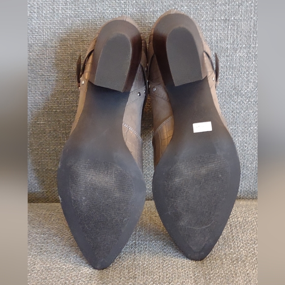 Firm Final price!*BellaVita bootie(10M) - Picture 4 of 4